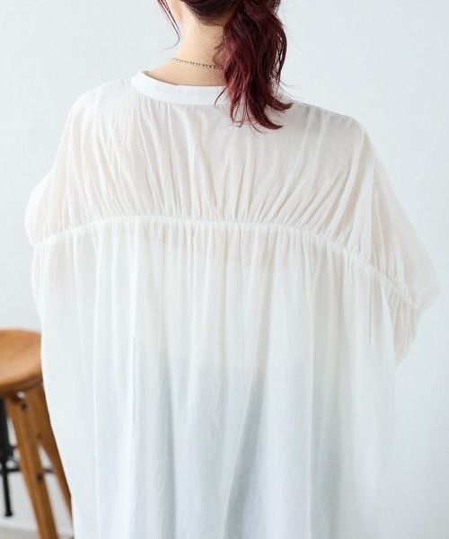 Fizz（フィズ）の「コットンボイルギャザーヨークブラウス（シャツ/ブラウス・レディース・ホワイト/ダークブルー/グレイッシュベージュ/チャコール/パープル/ブルー/ラベンダー/ライトカーキ/ブラック・M）」の16枚目の写真