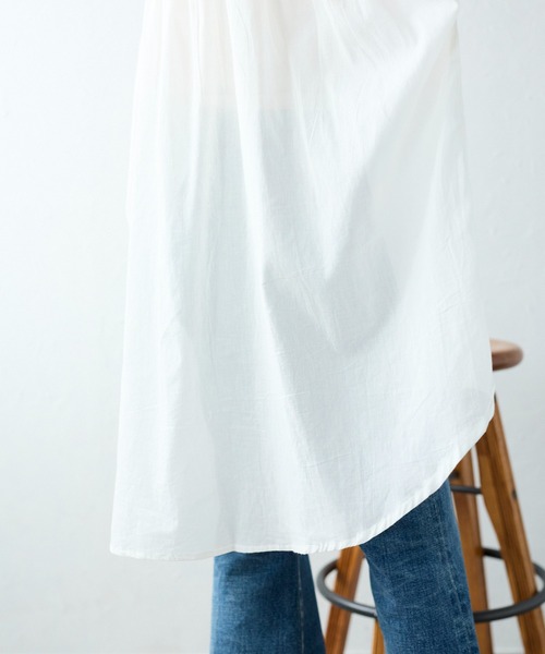 Fizz（フィズ）の「コットンボイルギャザーヨークブラウス（シャツ/ブラウス・レディース・ホワイト/ダークブルー/グレイッシュベージュ/チャコール/パープル/ブルー/ラベンダー/ライトカーキ/ブラック・M）」の17枚目の写真