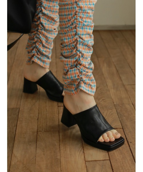 AMAIL（アマイル）の「Mode standard sandal（サンダル・レディース・ブラック/グリーン・S/L/M）」の2枚目の写真