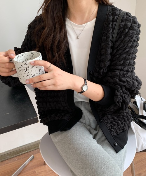 ABITOKYO(アビトーキョー)の「2022AW 立体ワッフルVネックカーディガン(カーディガン/ボレロ・レディース・ホワイト/ベージュ/ブラック・FREE)」の8枚目の写真