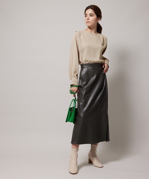 ROPE'（ロペ）の「ショルダータックとろみブラウス（シャツ/ブラウス・レディース・ブラック/ホワイト/ベージュ系その他・38）」の8枚目の写真