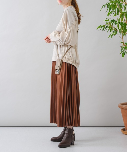 vingtrois（バントロア）の「vingtrois シャーリング切替カットプルオーバー（Tシャツ/カットソー・レディース・ブラック/グレイッシュベージュ/ホワイト・FREE）」の6枚目の写真