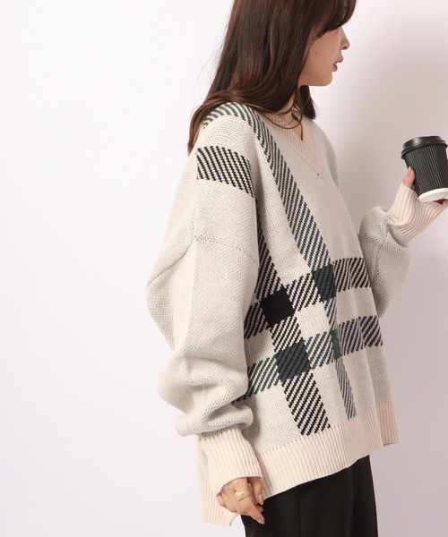 Bling Leads（ブリングリーズ）の「Bling Leads ５ＧＧＡＴニットチルデンVネック（ニット/セーター・レディース・ブラック/ベージュ/グリーン・FREE）」の10枚目の写真