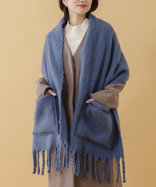 KATHARINE ROSS(キャサリンロス)の「【KATHARINE ROSS】ポケット付きもこもこボリュームストール WEB限定(ストール/ショール・レディース・ベージュ/ブルー/アイボリー・MEDIUM)」の3枚目の写真