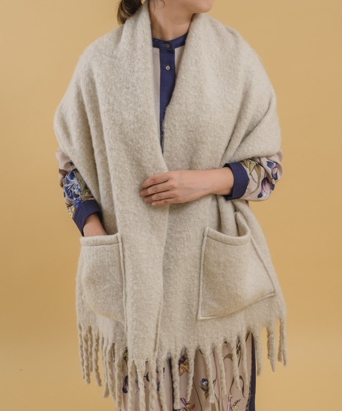 KATHARINE ROSS(キャサリンロス)の「【KATHARINE ROSS】ポケット付きもこもこボリュームストール WEB限定(ストール/ショール・レディース・ベージュ/ブルー/アイボリー・MEDIUM)」の6枚目の写真