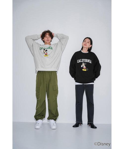 Disney（ディズニー）の「【WEBオリジナル】＜GLR or＞DISNEY ミッキーマウス / カレッジ プリント スウェット（スウェット・メンズ・ブラック/グレー/オフホワイト/ダークグリーン・M/S/XL/L）」の6枚目の写真