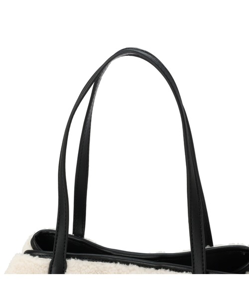 Guess（ゲス）の「VIKKY Tote（トートバッグ・レディース・ナチュラル・ONE SIZE）」の2枚目の写真