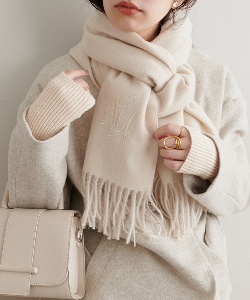 natural couture（ナチュラルクチュール）の「ロゴ刺繍入りストール（ストール/ショール・レディース・ブラック/オフホワイト/ピンク/モカ・FREE）」の2枚目の写真