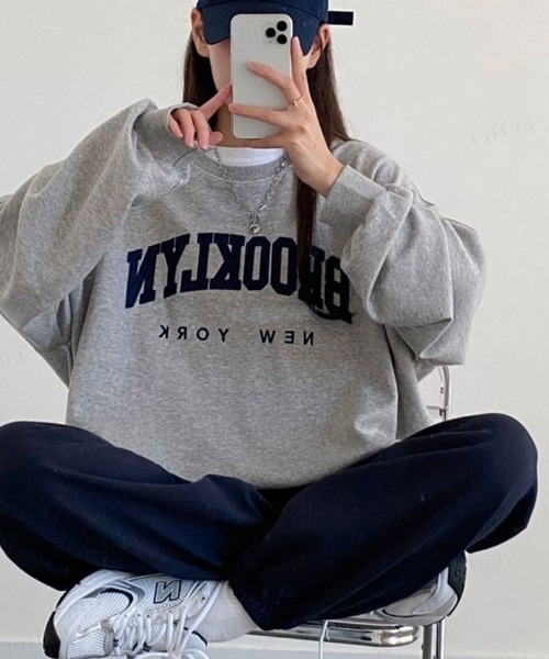 Dalfwin(ダールフィン)の「【裏起毛アリ】2022AW スウェット 秋冬 韓国スウェット BROOKLYNワッペンロゴスウェット オーバーサイズ ビックサイズ レディース(スウェット・レディース・オートミール/グレー/ネイビー・FREE)」の8枚目の写真