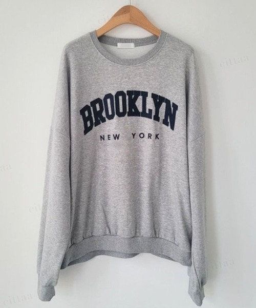 Dalfwin(ダールフィン)の「【裏起毛アリ】2022AW スウェット 秋冬 韓国スウェット BROOKLYNワッペンロゴスウェット オーバーサイズ ビックサイズ レディース(スウェット・レディース・オートミール/グレー/ネイビー・FREE)」の12枚目の写真