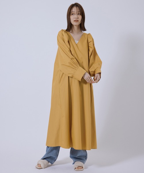 Jayro（ジャイロ）の「T/CブロードパフスリーブVネックワンピース（ワンピース・レディース・ブラック/ピンク/グリーン/マスタード・M）」の8枚目の写真