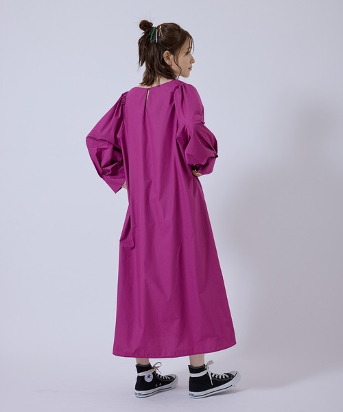 Jayro（ジャイロ）の「T/CブロードパフスリーブVネックワンピース（ワンピース・レディース・ブラック/ピンク/グリーン/マスタード・M）」の13枚目の写真