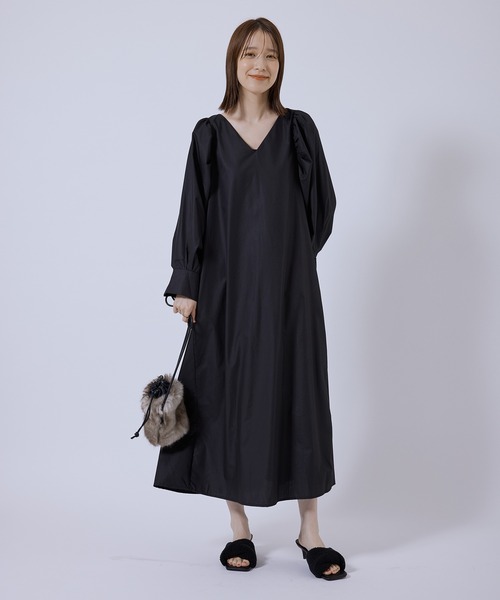 Jayro（ジャイロ）の「T/CブロードパフスリーブVネックワンピース（ワンピース・レディース・ブラック/ピンク/グリーン/マスタード・M）」の14枚目の写真