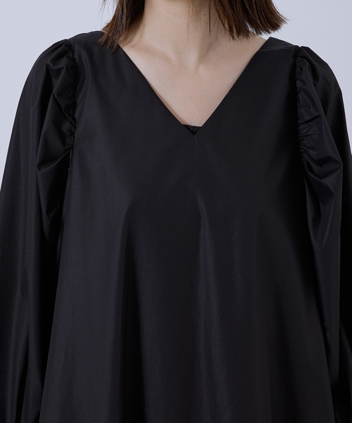 Jayro（ジャイロ）の「T/CブロードパフスリーブVネックワンピース（ワンピース・レディース・ブラック/ピンク/グリーン/マスタード・M）」の22枚目の写真