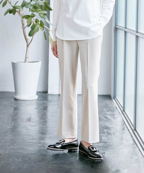 Days（デイズ）の「【Oeillet】タックプレスフレアーパンツ（ウイエ）（その他パンツ・レディース・ブラック/ベージュ/キャメル/ブルー/ダークグリーン/ピンク・LL/M/L）」の3枚目の写真