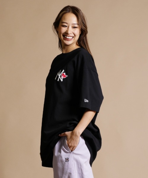 NEW ERA(ニューエラ)の「【ムラサキスポーツ別注】NEW ERA/ニューエラ ビッグシルエット/オーバーサイズ/バックプリントTシャツ 13732623/13732624(Tシャツ/カットソー・レディース・ホワイト/ブラック・XL/XXL)」の10枚目の写真
