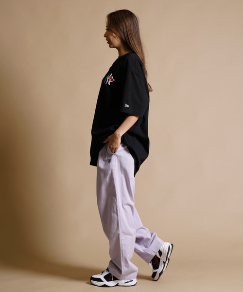 NEW ERA(ニューエラ)の「【ムラサキスポーツ別注】NEW ERA/ニューエラ ビッグシルエット/オーバーサイズ/バックプリントTシャツ 13732623/13732624(Tシャツ/カットソー・レディース・ホワイト/ブラック・XL/XXL)」の13枚目の写真
