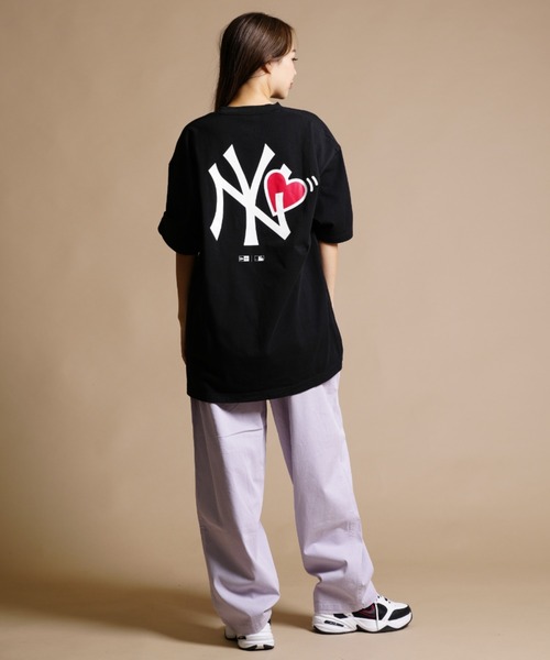 NEW ERA(ニューエラ)の「【ムラサキスポーツ別注】NEW ERA/ニューエラ ビッグシルエット/オーバーサイズ/バックプリントTシャツ 13732623/13732624(Tシャツ/カットソー・レディース・ホワイト/ブラック・XL/XXL)」の14枚目の写真