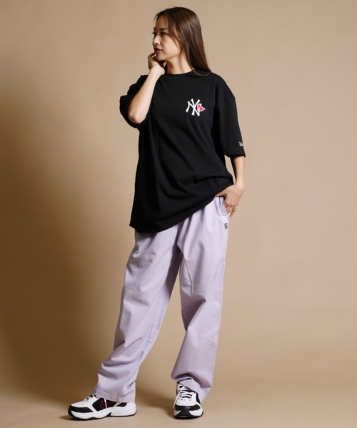 NEW ERA(ニューエラ)の「【ムラサキスポーツ別注】NEW ERA/ニューエラ ビッグシルエット/オーバーサイズ/バックプリントTシャツ 13732623/13732624(Tシャツ/カットソー・レディース・ホワイト/ブラック・XL/XXL)」の12枚目の写真