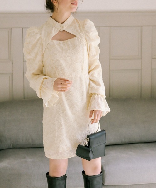 OLIVE des OLIVE（オリーブデオリーブ）の「ミニパワショルワンピース（ワンピース・レディース・ベージュ/アイボリー・FREE）」の2枚目の写真