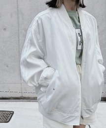 ラインボンバージャケット