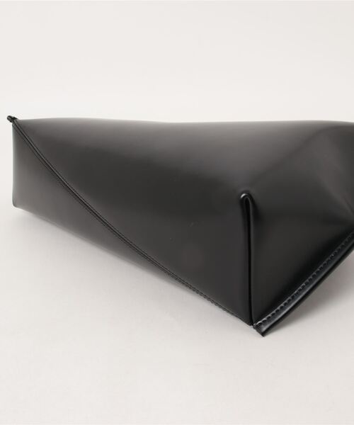 Courtney Orla(コートニーオーラ)の「【Courtney Orla/コートニーオーラ】SLOPE WIDE TOTE s/トートバッグ(トートバッグ・レディース・ブラック/ネイビー・FREE)」の4枚目の写真