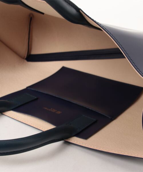 Courtney Orla(コートニーオーラ)の「【Courtney Orla/コートニーオーラ】SLOPE WIDE TOTE s/トートバッグ(トートバッグ・レディース・ブラック/ネイビー・FREE)」の6枚目の写真