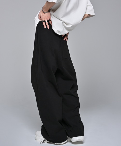 ADRER(アドラー)の「heavy cotton untidy over size easy sweat pants / ヘビーコットンアンタイディーオーバーサイズイージースウェットパンツ(スウェットパンツ・メンズ・ブラック/グレー/ホワイト・X-SMALL/SMALL/MEDIUM/LARGE)」の19枚目の写真
