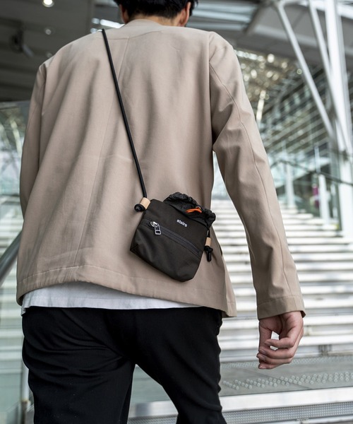 GLOBAL FORME CONCRETE(グローバルフォルムコンクリート)の「【stairs】SUSTAINA 01 ネックポーチ スマホショルダー(ショルダーバッグ・メンズ・ベージュ/ブラウン/グレイッシュブルー/ブラック・FREE)」の18枚目の写真