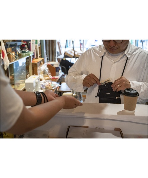 GLOBAL FORME CONCRETE(グローバルフォルムコンクリート)の「【stairs】SUSTAINA 01 ネックポーチ スマホショルダー(ショルダーバッグ・メンズ・ベージュ/ブラウン/グレイッシュブルー/ブラック・FREE)」の11枚目の写真