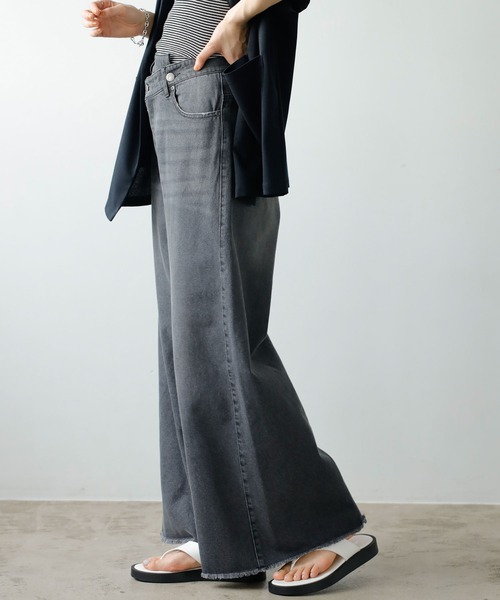 GeeRA（ジーラ）の「ウエストデザインワイドデニムパンツ（デニムパンツ・レディース・グレー/ブルー・MEDIUM/LARGE）」の4枚目の写真
