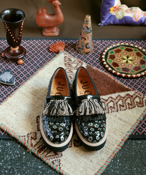 JUCO.（ジュコ）の「ドラマチックローファー　-LADIES & MENS-（ローファー・レディース・ブラック・24.5cm/25.0cm/23.0cm/23.5cm/27.5cm/25.5cm/24.0cm/26.5cm）」の2枚目の写真