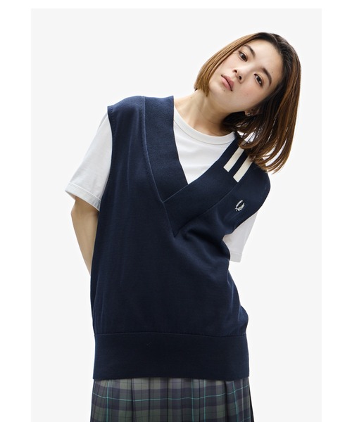 FRED PERRY フレッドペリー　ネイビー ベスト FRED PERRY（フレッドペリー）の「V-Neck Broken Tipped Tank