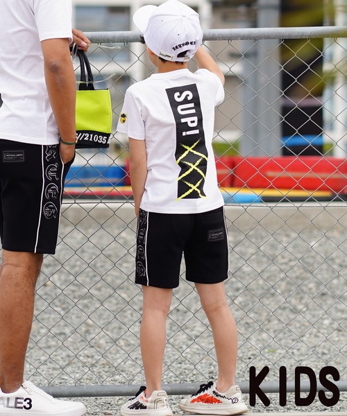 adamsJUGGLER(アダムスジャグラー)の「SUP! XXXティー キッズ(Tシャツ/カットソー・キッズ・ブラック/ホワイト・100/150/120/110/130)」の4枚目の写真