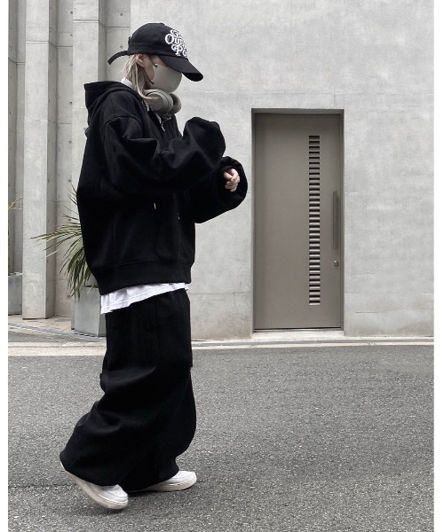 YACA SS EMBROIDERY LOGO ZIP HOODIE パーカー YACA（ヤーカ）の「SS EMBROIDERY LOGO ZIP HOODIE/エンブロイ