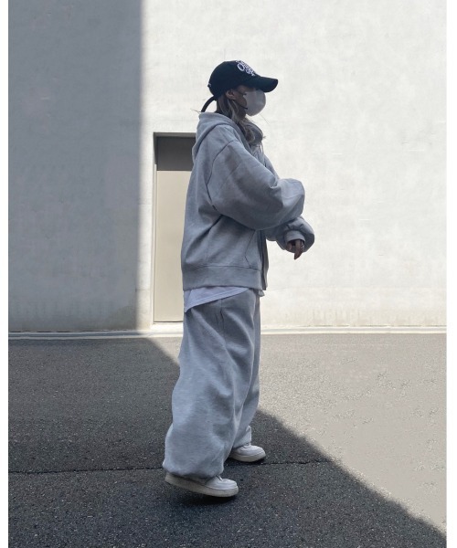 YACA（ヤーカ）の「SS EMBROIDERY LOGO ZIP HOODIE/エンブロイ