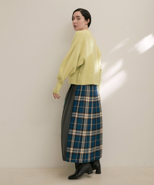 SALON adam et rope'（サロン アダム エ ロペ）の「【雑誌掲載・新色追加】フォックスウールクルーネックニットプルオーバー（ニット/セーター・レディース・イエロー/キナリ/レッド系その他3/ラベンダー/ブラウン系その他2/ホワイト系その他5・FREE）」の17枚目の写真