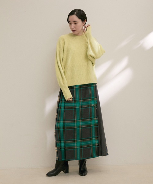 SALON adam et rope'（サロン アダム エ ロペ）の「【雑誌掲載・新色追加】フォックスウールクルーネックニットプルオーバー（ニット/セーター・レディース・イエロー/キナリ/レッド系その他3/ラベンダー/ブラウン系その他2/ホワイト系その他5・FREE）」の19枚目の写真