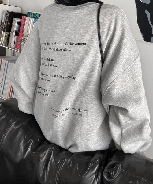 Chillfar(チルファー)の「アソートバックプリントスウェット(スウェット・レディース・ブラック/ホワイト系/アイボリー系2/アイボリー系3/アイボリー系4/アイボリー系/グレー/ネイビー系/グレー系/ネイビー系2/ホワイト/アイボリー系1/ネイビー系1/グリーン/レッド/ピンク/オートミール/ネイビー/ブラック系・FREE)」の7枚目の写真