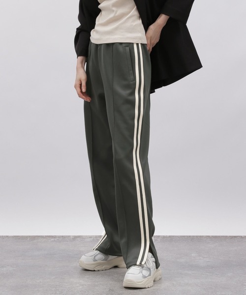 LAKOLE（ラコレ）の「トラックパンツ / 977492（その他パンツ・レディース・グレー/ネイビー・SMALL/MEDIUM）」の2枚目の写真