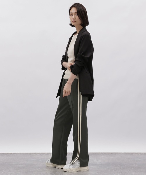 LAKOLE（ラコレ）の「トラックパンツ / 977492（その他パンツ・レディース・グレー/ネイビー・SMALL/MEDIUM）」の4枚目の写真