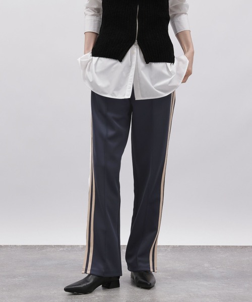 LAKOLE（ラコレ）の「トラックパンツ / 977492（その他パンツ・レディース・グレー/ネイビー・SMALL/MEDIUM）」の10枚目の写真