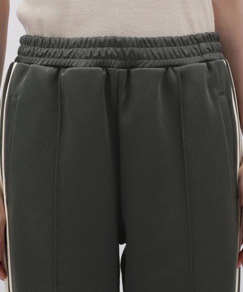 LAKOLE（ラコレ）の「トラックパンツ / 977492（その他パンツ・レディース・グレー/ネイビー・SMALL/MEDIUM）」の15枚目の写真