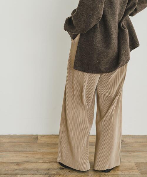 ITEMS URBANRESEARCH（アイテムズ アーバンリサーチ）の「プリーツシャーリングパンツ（その他パンツ・レディース・カーキ/ベージュ/ブラック/ホワイト系その他・FREE）」の12枚目の写真