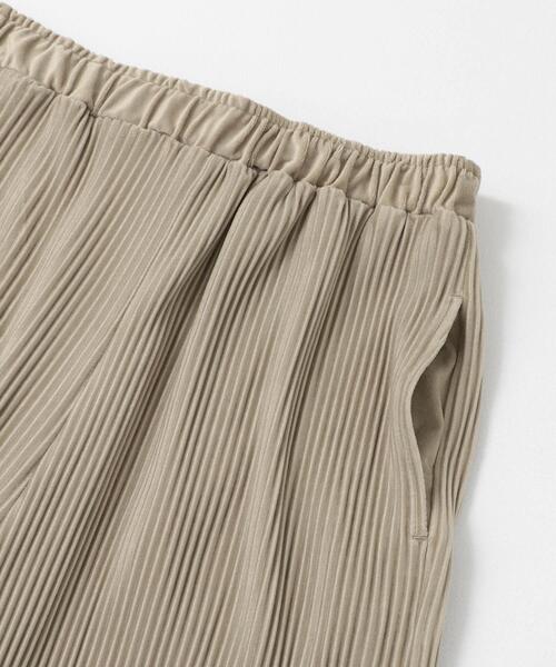 ITEMS URBANRESEARCH（アイテムズ アーバンリサーチ）の「プリーツシャーリングパンツ（その他パンツ・レディース・カーキ/ベージュ/ブラック/ホワイト系その他・FREE）」の16枚目の写真