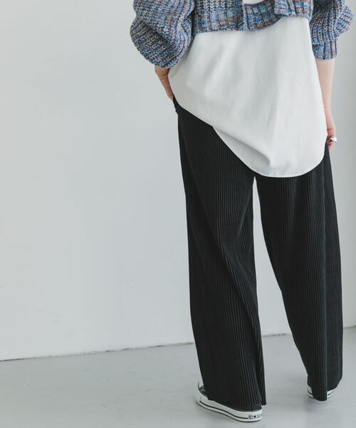 ITEMS URBANRESEARCH（アイテムズ アーバンリサーチ）の「プリーツシャーリングパンツ（その他パンツ・レディース・カーキ/ベージュ/ブラック/ホワイト系その他・FREE）」の19枚目の写真