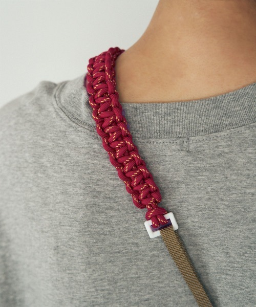 marjour（マージュール）の「PARACORD MOBILE PHONE STRAP（スマホグッズ・レディース・ピンク/ブラウン/オフホワイト・FREE）」の10枚目の写真