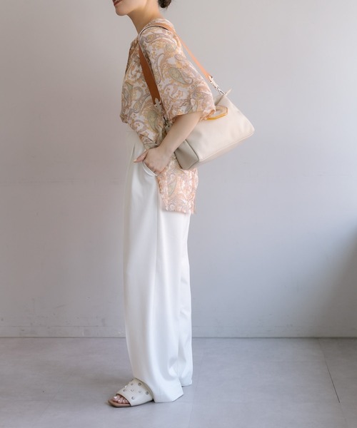 ear PAPILLONNER（イアパピヨネ）の「《カスタムベルト2本付き》Dパーツミドルショルダーバッグ（ショルダーバッグ・レディース・ブラック/グレー/アイボリー/ネイビー・FREE）」の14枚目の写真