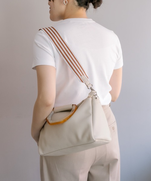 ear PAPILLONNER（イアパピヨネ）の「《カスタムベルト2本付き》Dパーツミドルショルダーバッグ（ショルダーバッグ・レディース・ブラック/グレー/アイボリー/ネイビー・FREE）」の22枚目の写真