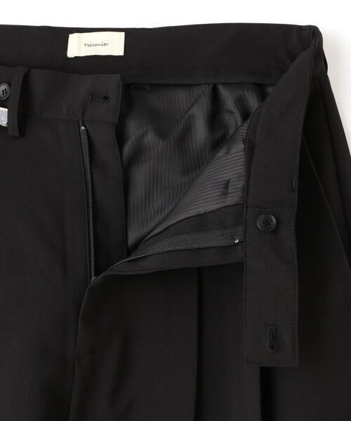 Toironier（トワロニエ）の「Toironier/トワロニエ/2Tuck Wide Pants-N（スラックス・メンズ・ブラック・1/2）」の5枚目の写真